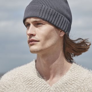 Organic cotton engineered patch beanie in Black - North Print Workwear