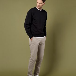 Regular fit Arundel crew neck sweater in Black - North Print Workwear