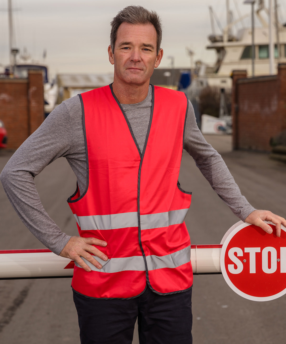 Core hi-vis vest in Black* - North Print Workwear